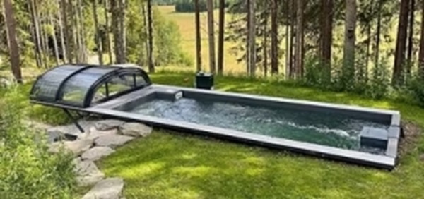 Container, umgebaut zu einem Schwimmbecken – 6,11 m x 2,5 m