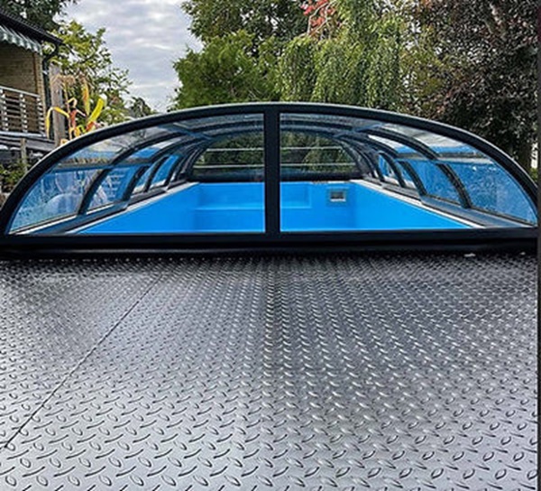 Container, umgebaut zu einem Schwimmbecken – 6,11 m x 2,5 m