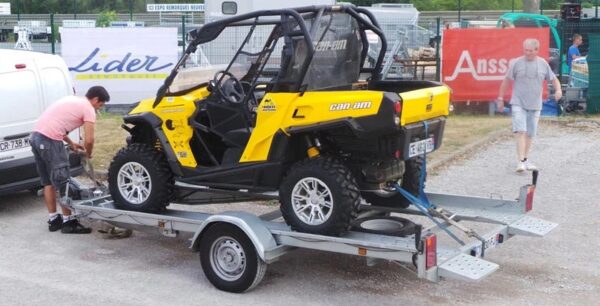 0000222 Einachsiger Autotransporter 1300 kg