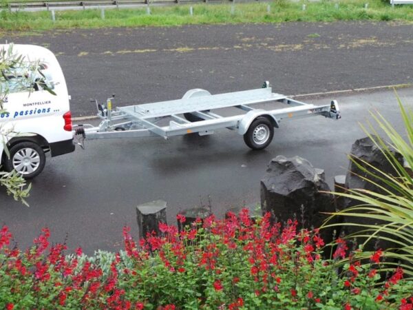 0000222222 Einachsiger Autotransporter 1300 kg