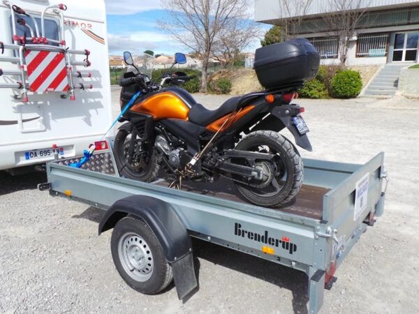 008 Plataforma basculante de 2,60 m, con freno, 1000 kg BRENDERUP