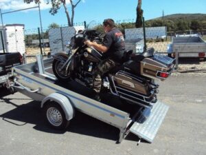 Kippplattform: 2,60 m x 1,53 m / 750 kg BRENDERUP