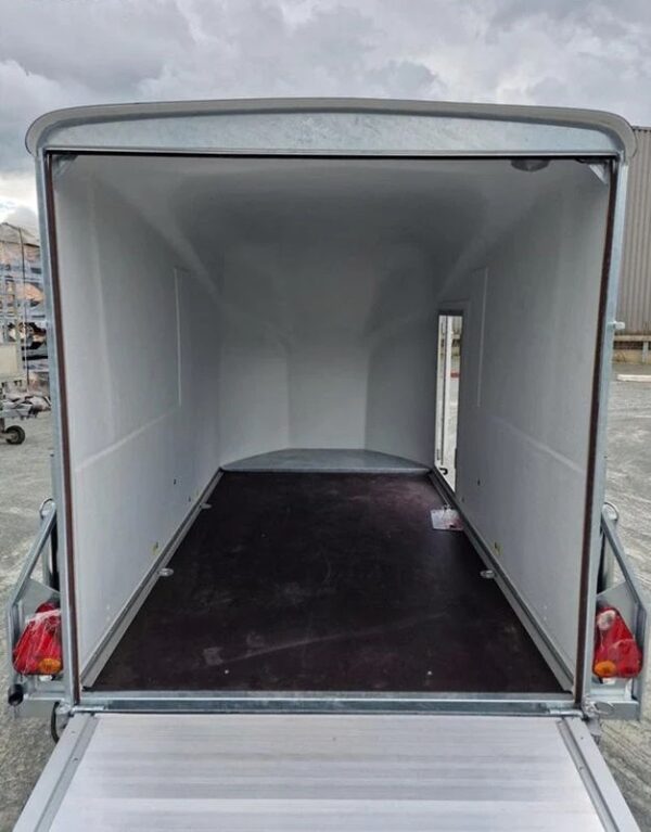 Pullman Debon Cargo 1300 blauer Anhänger mit Federung und Seitentür