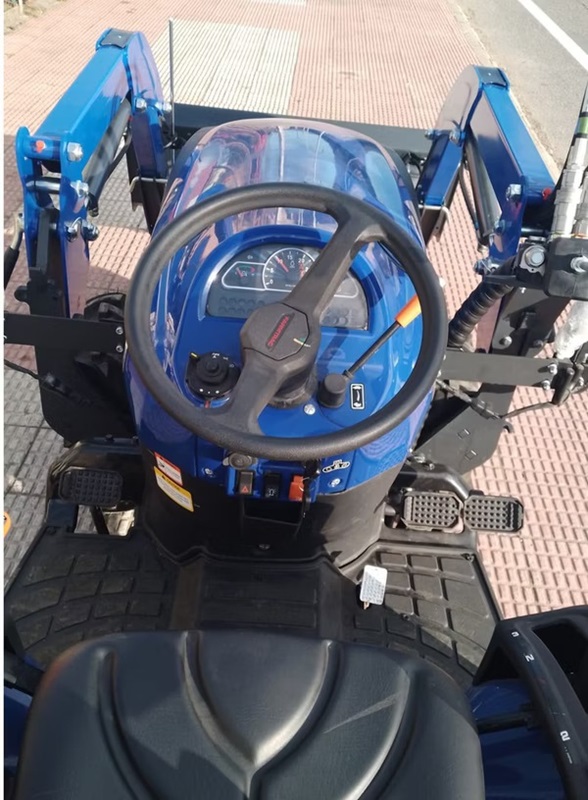 FARMTRAC FT 26. 3C. 4×4. mit Lader. Zulassung und Versand kostenlos.