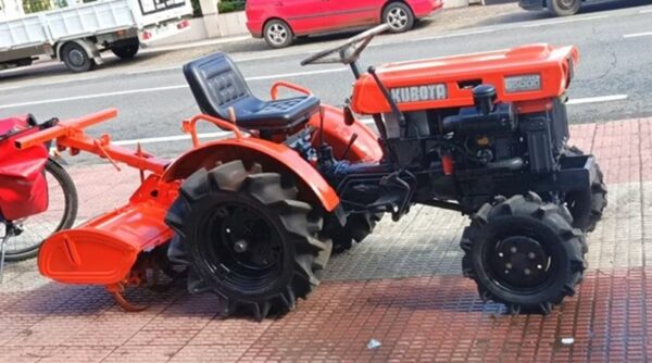 KUBOTA B 5000. 4×4. Mit Rotavator. Kostenloser Versand.