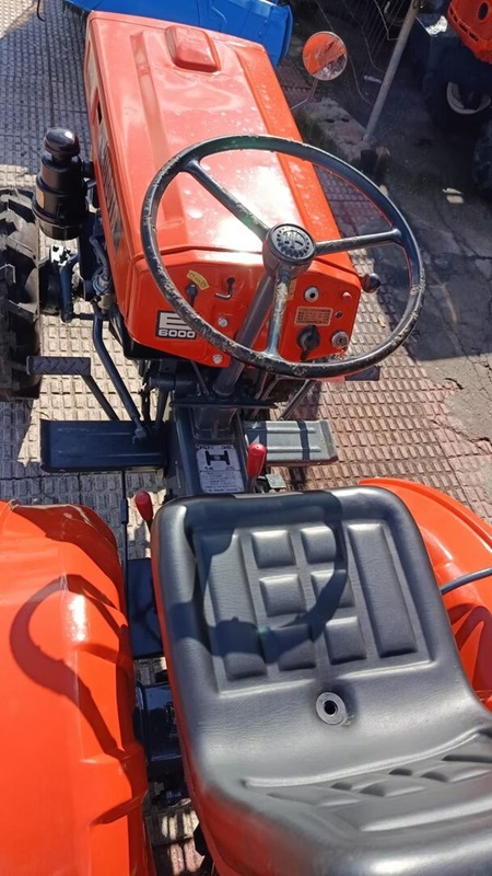 Kubota B 6000. 4x4. Mit Furchenpflug. Kostenloser Versand.