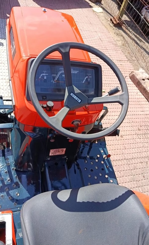 Kubota B 15. 3C. 4×4. Mit Rotavator. Kostenloser Versand.