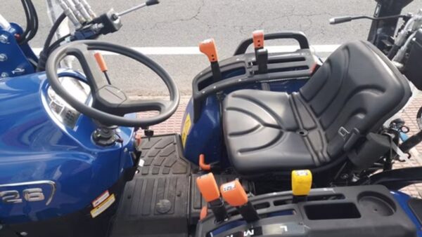 FARMTRAC FT 26. 3C. 4×4. mit Lader. Zulassung und Versand kostenlos.