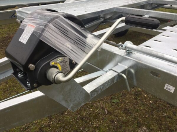 TAZZZ Autotransportanhänger, zulässiges Gesamtgewicht 2700 kg, neuwertig mit 2 Jahren Garantie